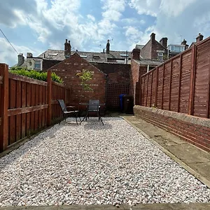 3-bedroom House With Free Street Parking , Sheffield United Kingdom